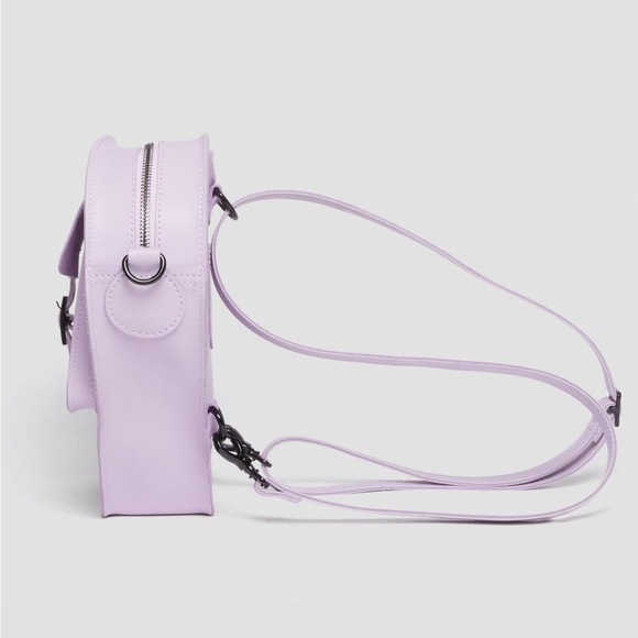 💜NWT Dr Martens Lilac Heart Shaped Leather Backpack 💜 - Picture 6 of 10
